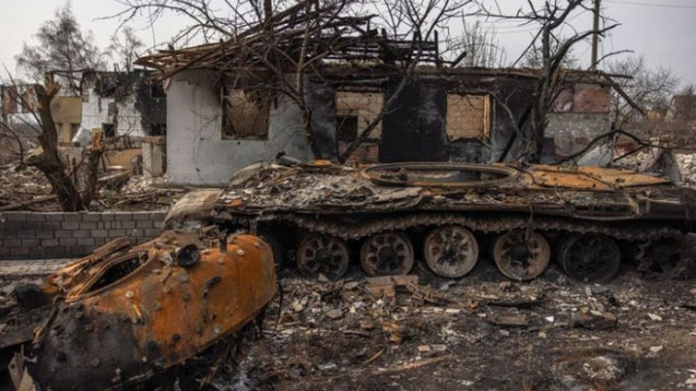 Два хеликоптера на украинските военновъздушни сили поразиха петролен резервоар в