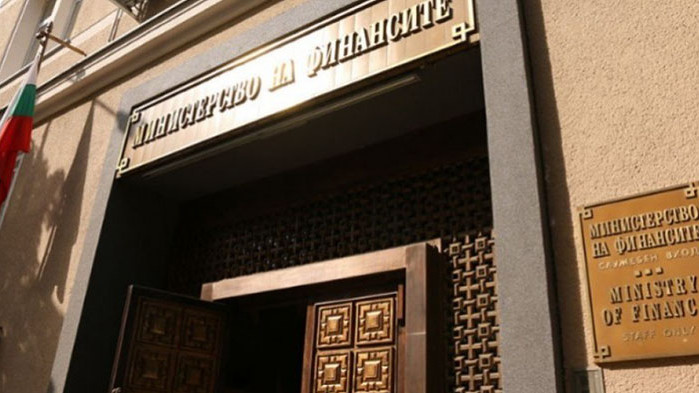 Бюджетът на България остава на плюс и през март, но