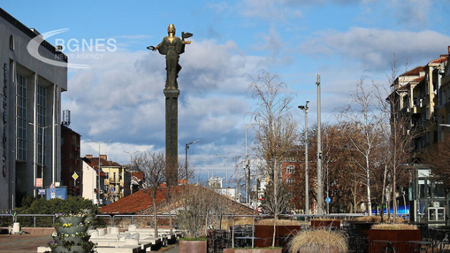 Статуята на Света София е един от символите на столицата
