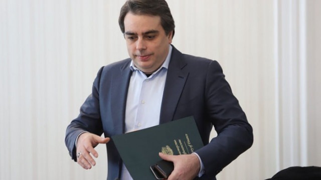 Вицепремиерът Асен Василев е бил на тайна среща с представители