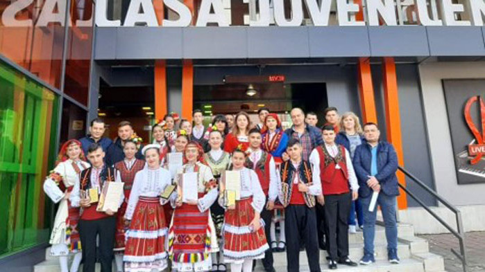 БДЖ осигури пътуването на талантливи деца за участието им на фолклорен конкурс във Варна