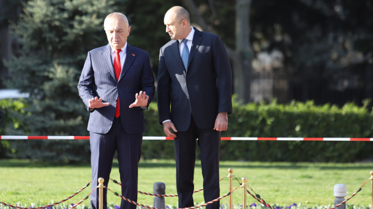 Румен Радев: Предстои тежко решение за Ф16