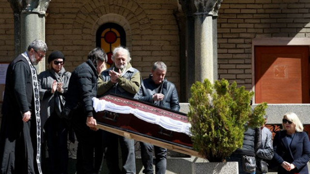 Десетки близки и приятели си взеха днес последно сбогом с Любомир Милчев