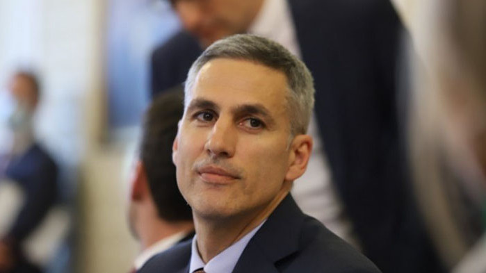 Кандидатът за шеф на БНБ Андрей Гюров крие, че е работил в банка със 100% руски капитал