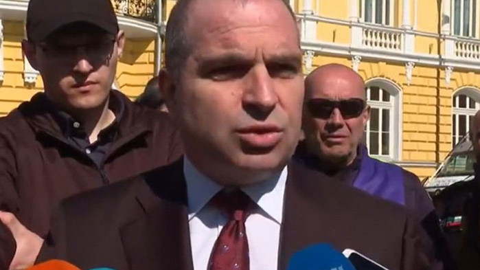 Пореден ден решенията на проблемите с АПИ отпаднаха от дневния