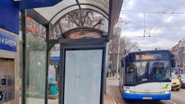 Инсталиране на безплатен интернет по автобусните спирки във Варна предвиждат