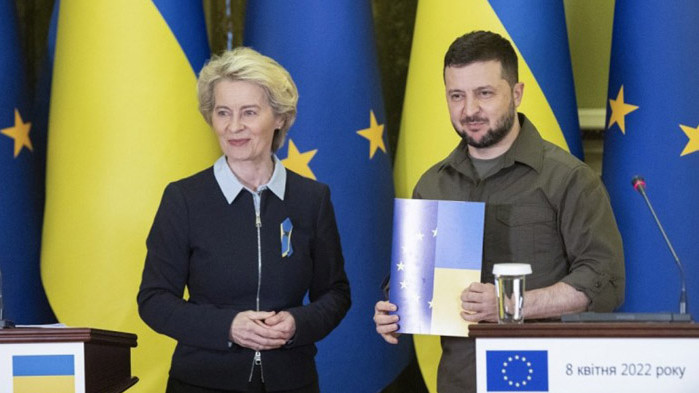  ЕС предложи ускорен път на приемане на Украйна в Съюза.