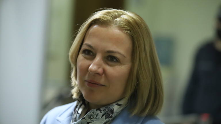 Надежда Йорданова: Няма обвързаност по отношение на Северна Македония