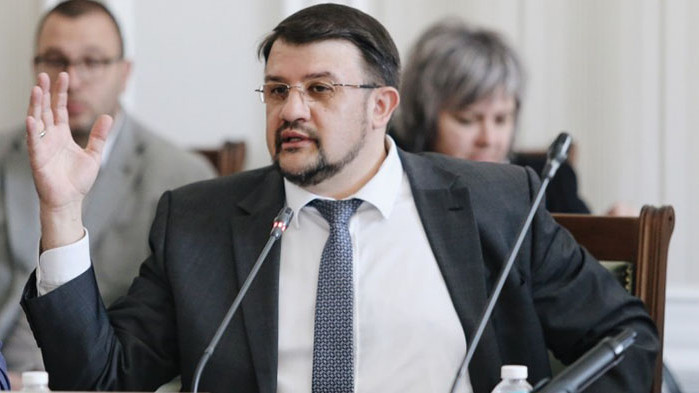 Настимир Ананиев в защита на министър Атанасов: Криворазбран е, не е напушен или пиян
