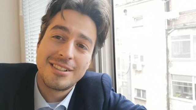 настоява културния министър да подаде своята оставка след неадекватното видео