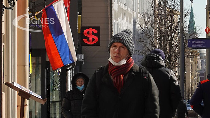 Standard & Poor понижи рейтинга на Русия