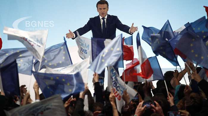 Еманюел Макрон победи убедително Марин льо Пен преди пет години.