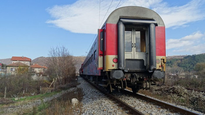 Товарен влак е блъснал и убил 21-годишен младеж преди жп