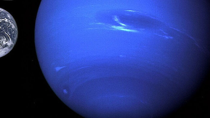 Температурата на Нептун мистериозно се променя