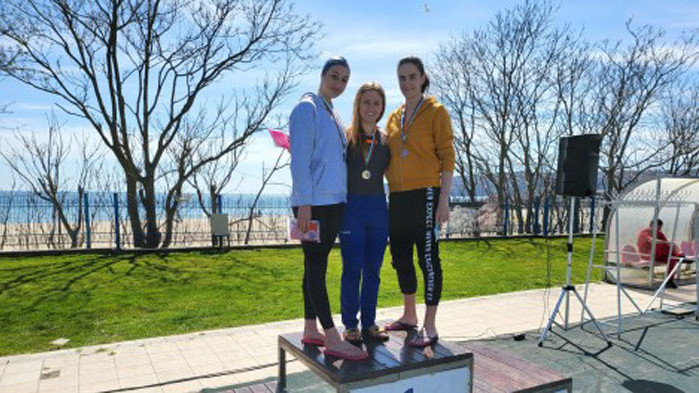 Медицинският университет стана шампион във Варненската универсиада по плуване (СНИМКИ)