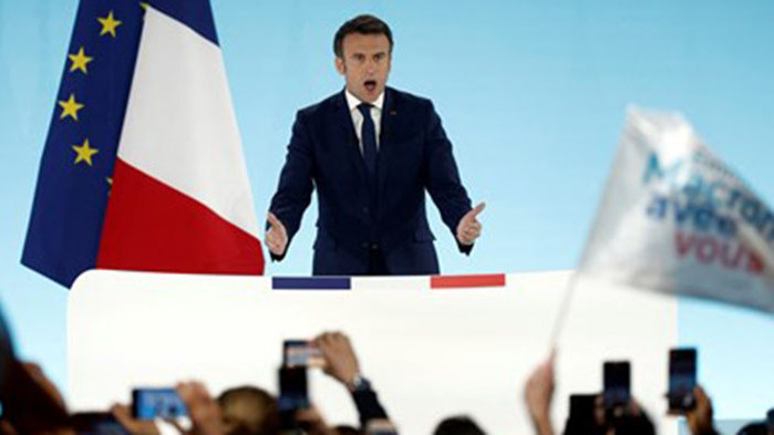  Въпреки усещането за вече гледан двубой, президентът на Франция трябва активно да