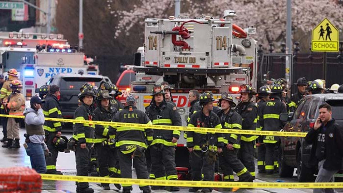 Масова стрелба в метрото в Бруклин, има невзривени устройства (ВИДЕО, обновява се)