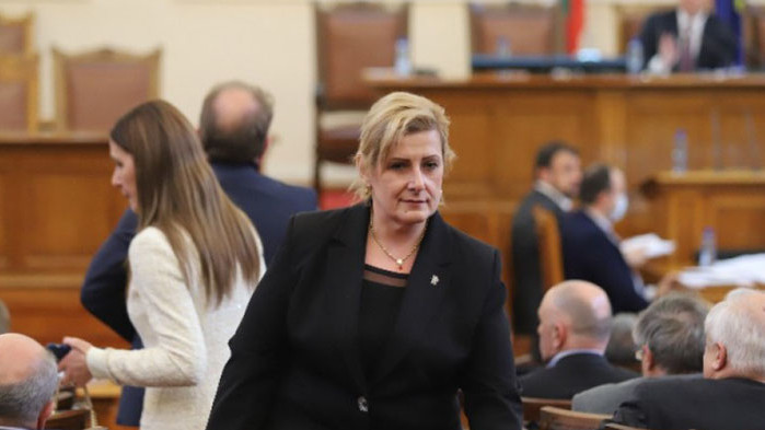„Възраждане“ към Нинова: Кога БСП ще напусне управлението?