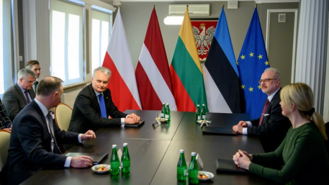 Президентите на Полша Литва Латвия и Естония пристигнаха в Киев