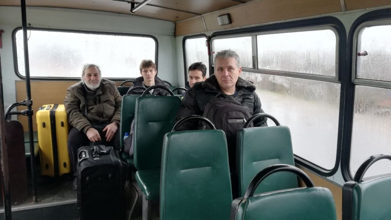 В социалните мрежи се появиха първи кадри с евакуираните българи от „Царевна”