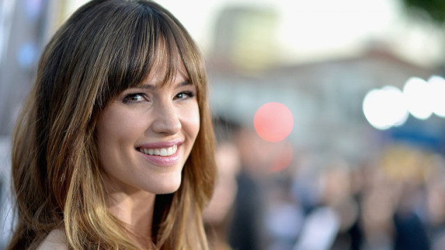 Новината за годежа на Бен Афлек и Дженифър Лопес заля