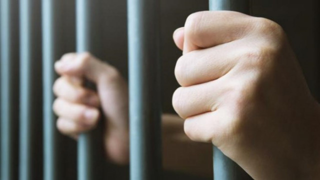 21 годишен жител на с Каменар с криминалистически регистрации е задържан в