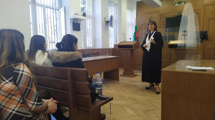 Ученици имаха час по Гражданско образование в Деня на отворените врати в Апелативен съд – Варна