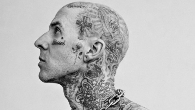 Очевидно е че Травис Баркър е страстен почитател на татуировките