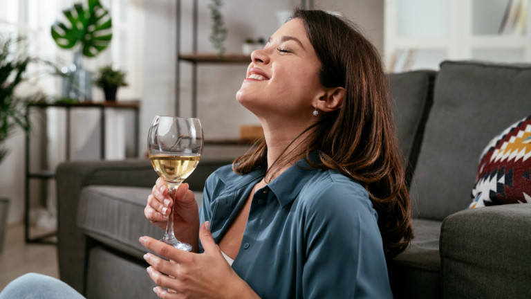 Знаем, че прекомерната употреба на алкохол е вредна за здравето.