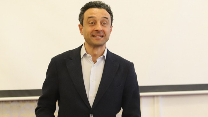 С вас сме и работим през цялото време, за да