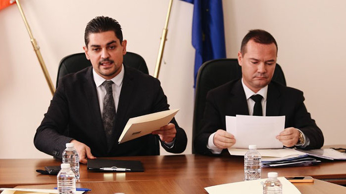 Спортният министър Радостин Василев гръмко обяви, че за 4 месеца