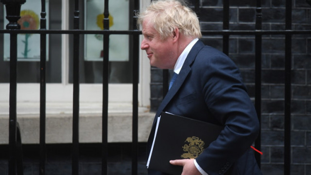 Британският премиер Борис Джонсън се извини на парламента във вторник след