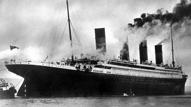 Потъването на кораба Титаник на 15 април 1912 г е