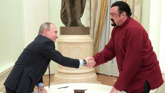 Стивън Сегал остава до Путин "в добро и зло"