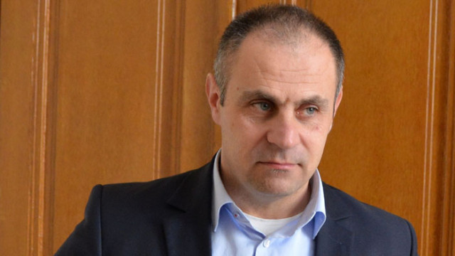Стоян Новаков е специалист по морско право Стоян Новаков е