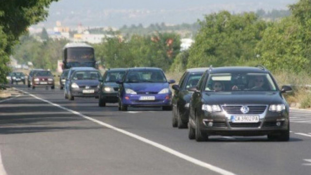 Интензивен трафик очаква през днешния ден Пътна полиция Засилено движение