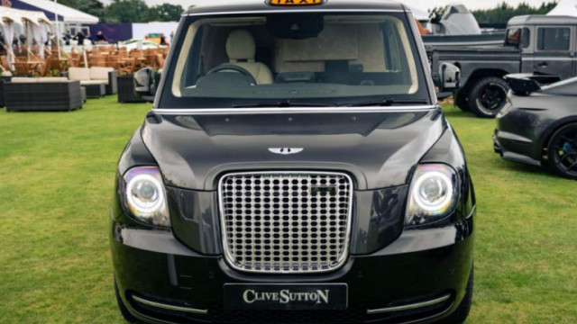 Типичното лондонско такси е един от най-известните автомобили в света.