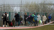 Украински бежанци се редят на опашки за храна в центъра на Цюрих