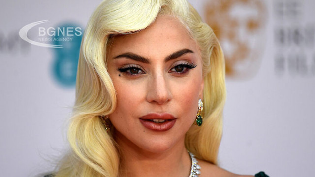 Американската певица Лейди Гага показа лицето си без грим и