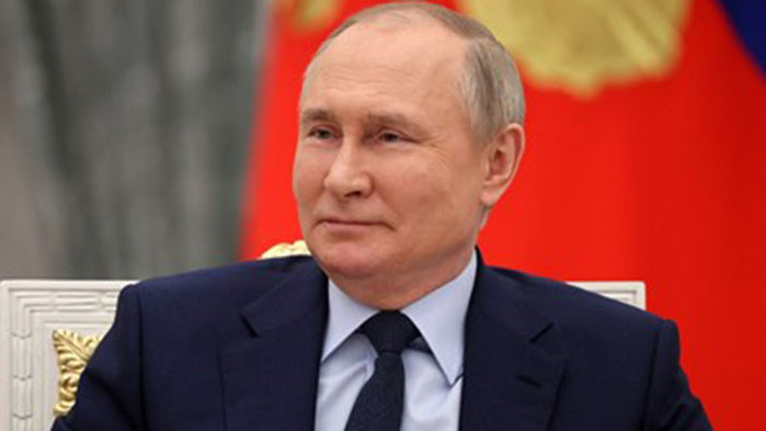 Путин присъства на Великденската литургия в Москва