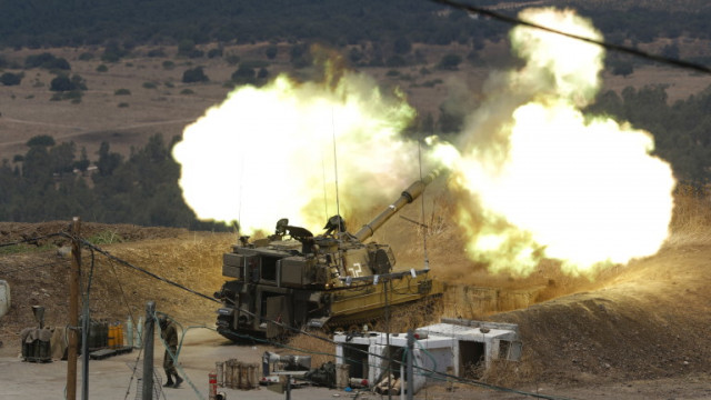 Израелската армия е ударила в неделя позиции в Ливан в отговор