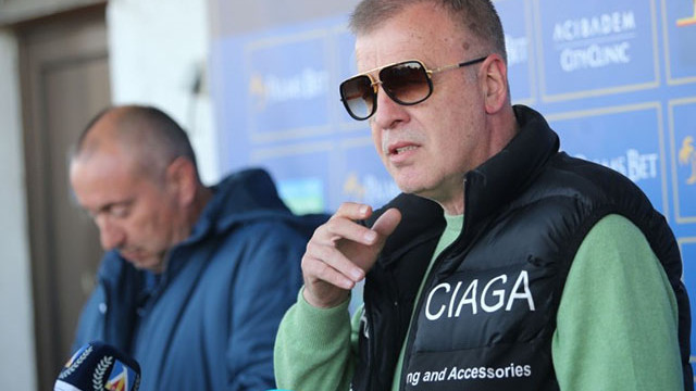 Днес мажоритарният собственик на Левски и легендарен нападател на тима