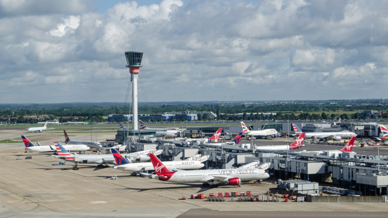 Лондонското летище Хийтроу (Heathrow) повиши прогнозата си за броя на