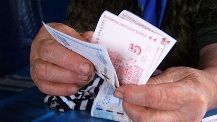 Майските пенсии тръгват на 9-о число, заради празничните дни
