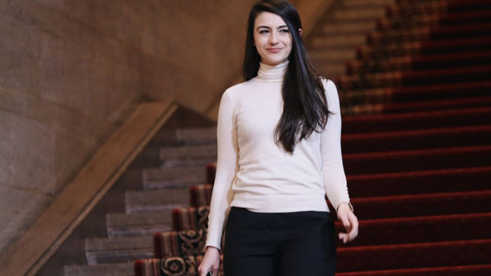 Според съветничката на Петков има и други места от където