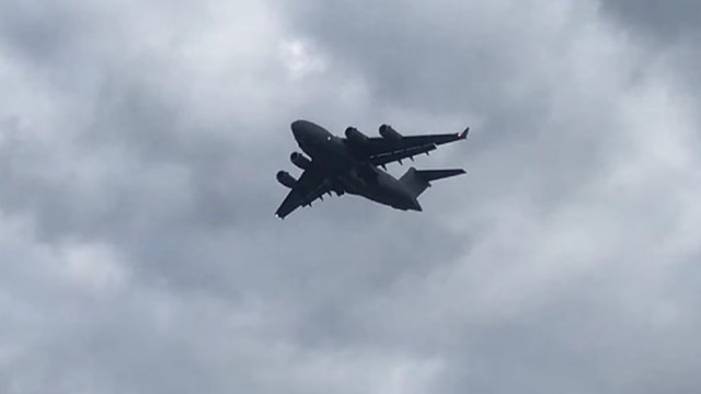 Полетът не фигурира във Flightradar Огромен украински транспортен самолет кацна