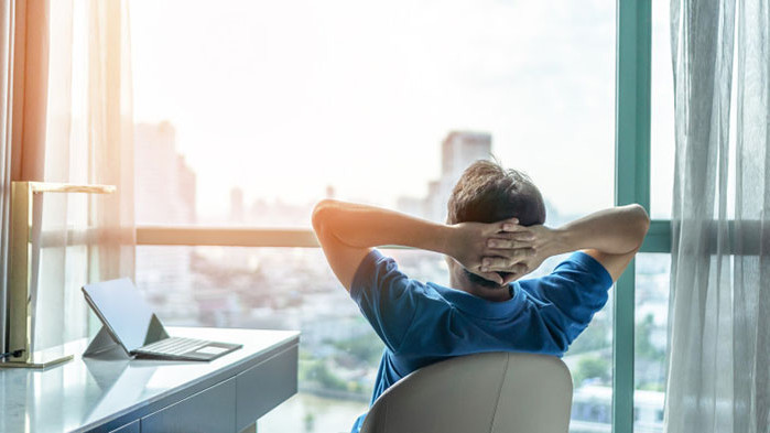 Преглед на режима на осем свободни професии* показва, че към