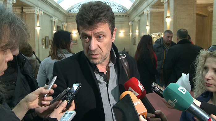 Вече се опасявам да излизам да говоря, защото в събота д-р