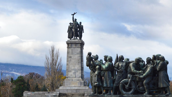 Паметникът на съветската армия в столицата ще бъде опакован със