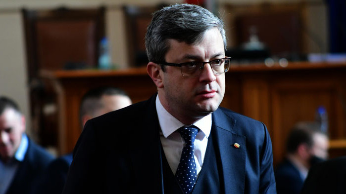 Напрежението в коалицията е непреодолимо. ГЕРБ ще подкрепи своето предложение